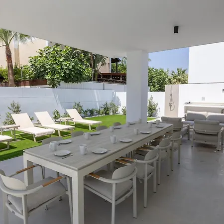 Ocean Whispers Villa *